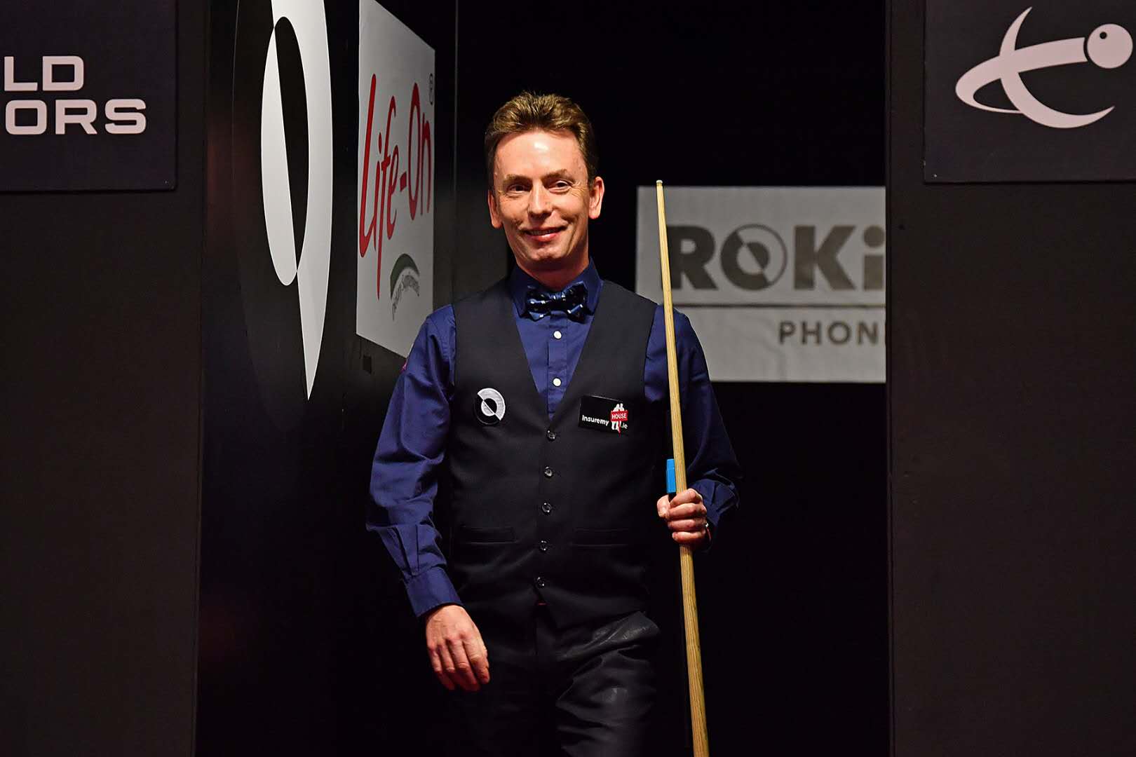 抢到防线背 抢到防线背